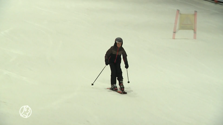 🎥 | Wat te doen tijdens een hittegolf in Nederland? Sporten in de skihal!