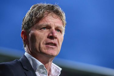 Groenendijk probeert opstellingen uit: misschien wel 3 verdedigers tegen Utrecht