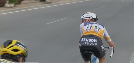 🎥 | Remco Evenepoel razend op Primoz Roglic: 'C'mon mate!'