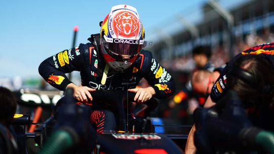 Max Verstappen na zege in Australië: 'Was soms een zooitje, heb nog gras gemaaid'