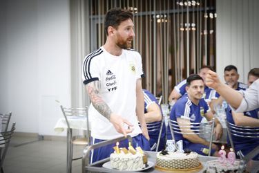 🐐​🎂​ | Feliz Cumpleaños Leo! Messi blaast vandaag 35 kaarsjes uit