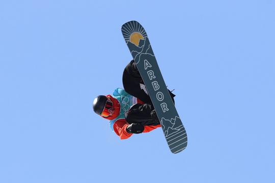 🎥 | Niek van der Velden gaat naar finale van big air op de Spelen