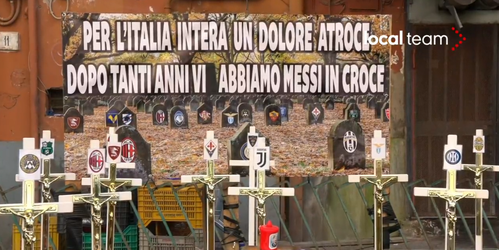 🎥 | Bizarre beelden: Napoli-fans openen begraafplaats voor andere Serie A-teams