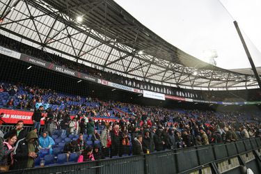 KNVB duidelijk: kampioenspot Feyenoord OOK staken bij vreugdebier op het veld
