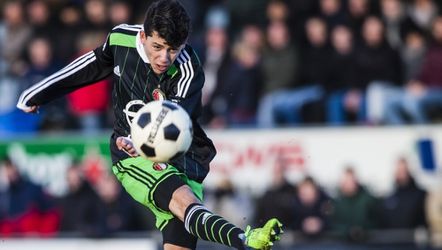 Feyenoord legt talent Hamer langer vast