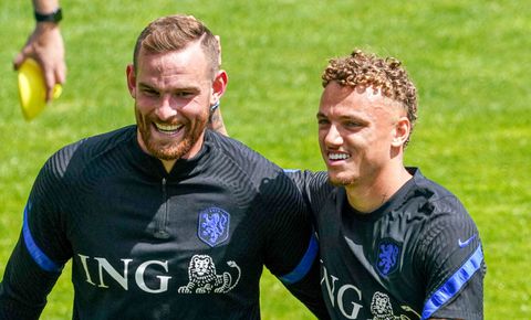 Deze 11 spelers van Oranje krijgen tegen Wales de kans zich te laten zien aan Van Gaal