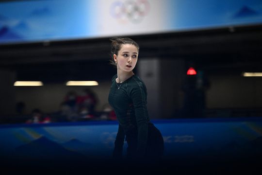 Valieva is positief getest op doping, maar blijft actief op de Spelen