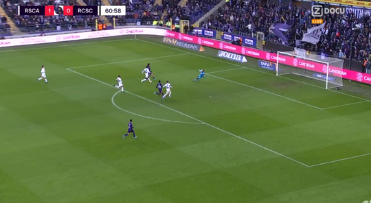 🎥 | Zirkzee trefzeker: hij maakt de 2-0 voor Anderlecht!