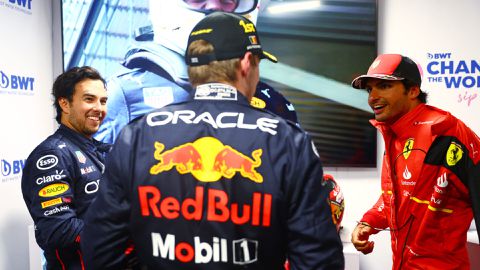Sergio Pérez zag Max Verstappen over het circuit vliegen: 'Hij was van een andere planeet'