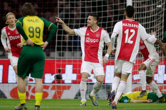 Ajax boekt zakelijke zege op onzichtbaar Fortuna
