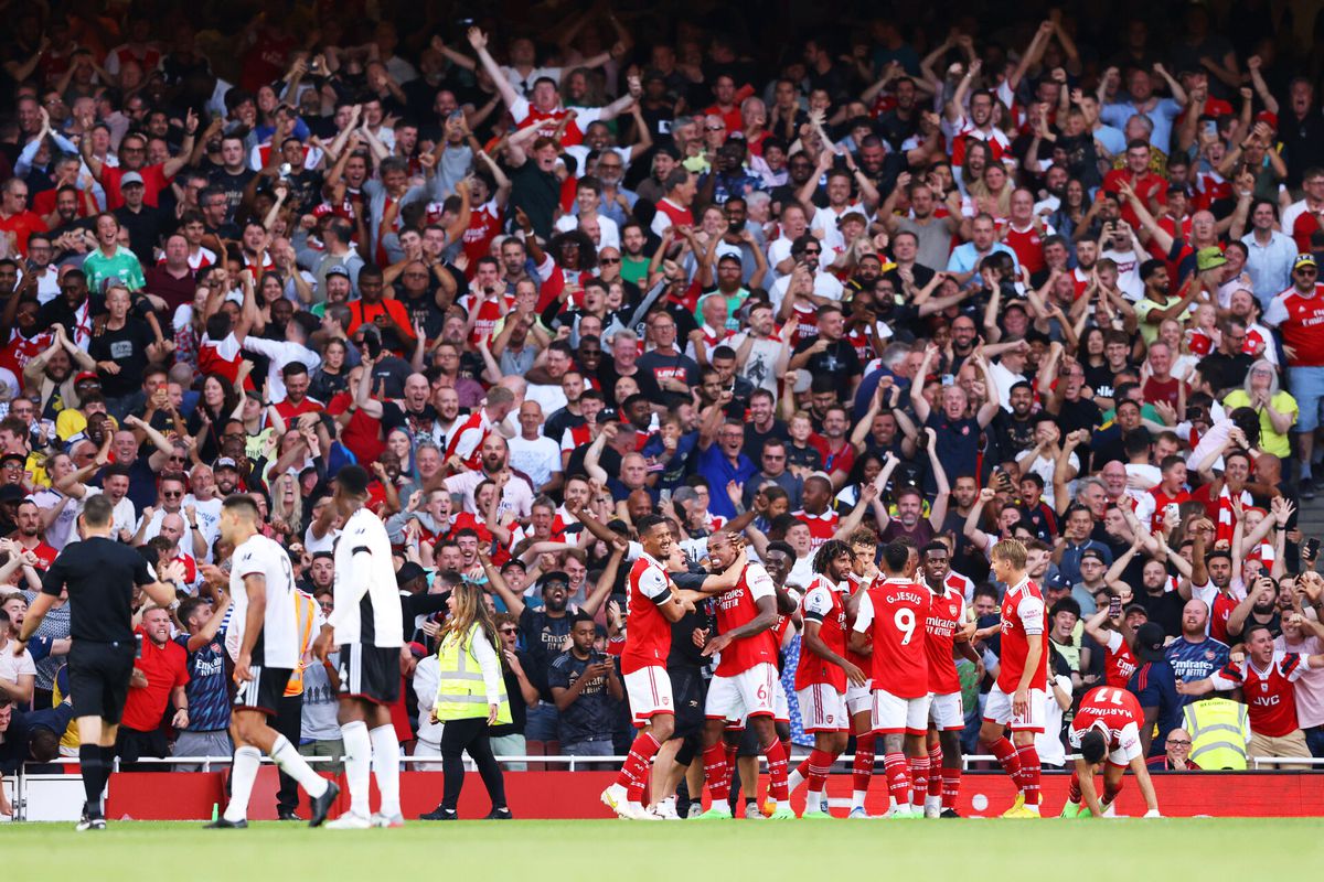 Arsenal voorkomt op het nippertje puntenverlies tegen Fulham en behoudt perfecte score
