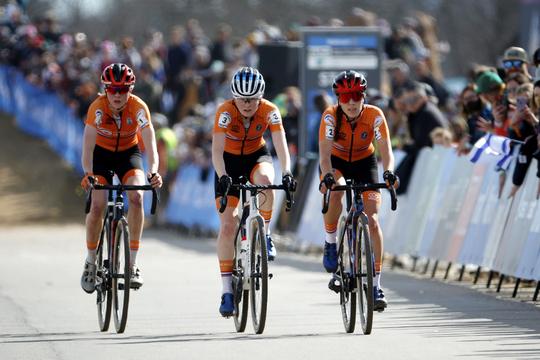 Volgende generatie komt eraan: Nederlandse veldrijdsters domineren op WK beloften