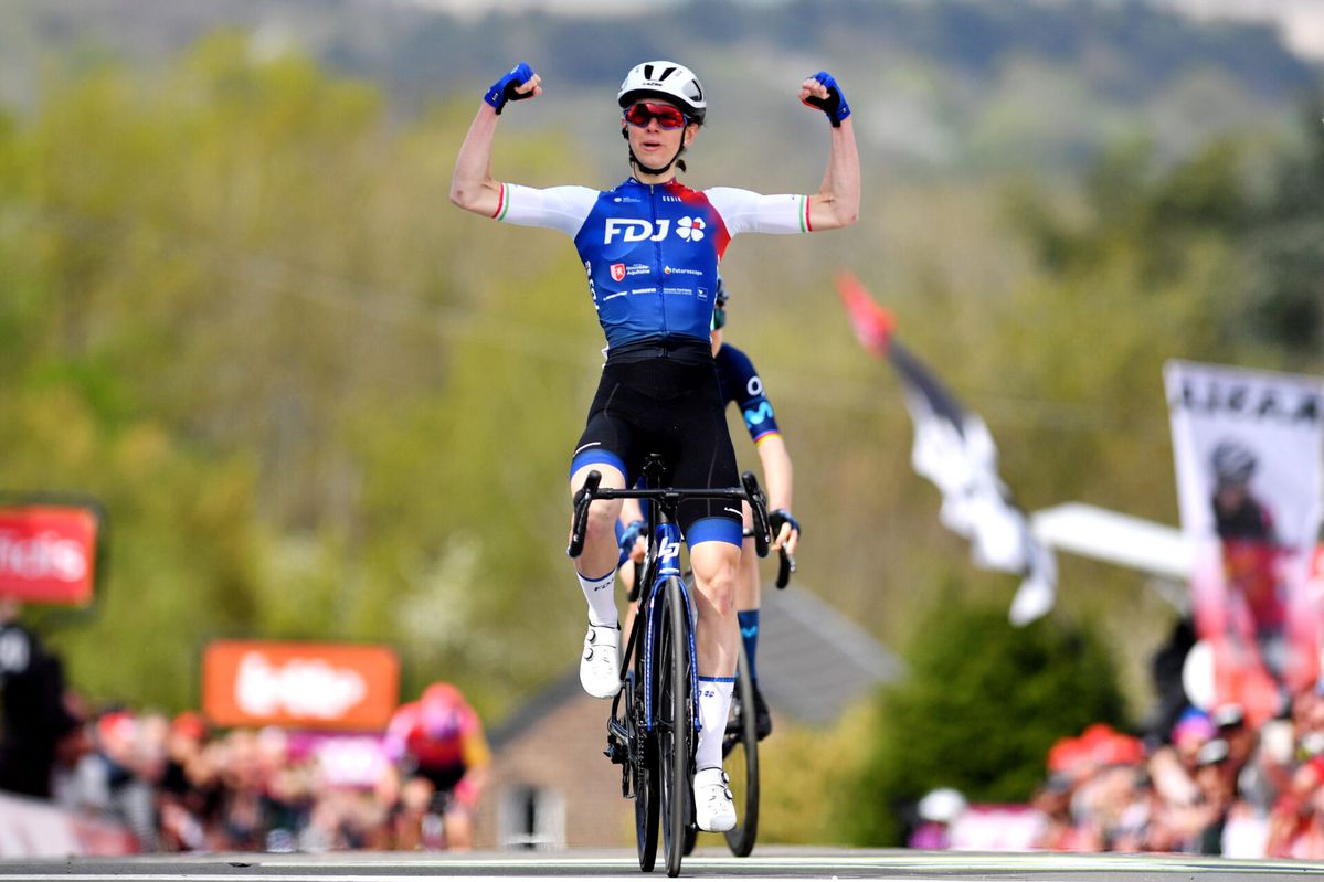 Annemiek van Vleuten wint ook zonder Van der Breggen niet de Waalse Pijl, Cavalli de beste