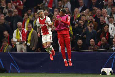 Dit is opstelling Ajax voor duel met Sporting: Neres vervanger van Tadic, Schuurs op plek Timber