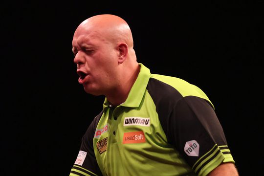 Van Gerwen haalt ondanks bizar gemiddelde de finale in Cardiff NIET: verliest van Price
