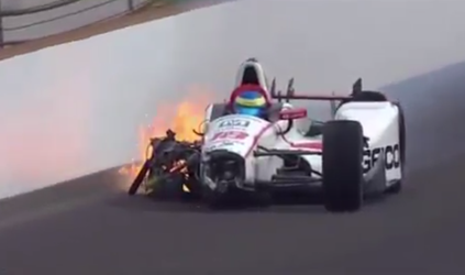 Heftige crash in kwalificatie Indycar: slippertje eindigt in vuurbal (video)