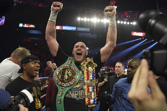 Tyson Fury lijkt pensioen te menen: Gypsy King levert Ring-belt in