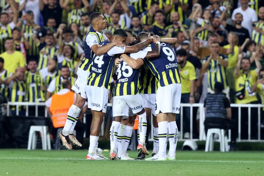 🎥 | Check hier de samenvatting van Fenerbahçe - FC Twente (5-1)