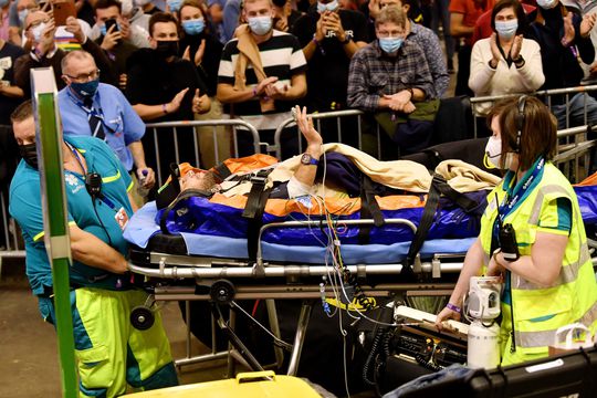 Mark Cavendish weer snel thuis na horrorcrash in zesdaagse van Gent
