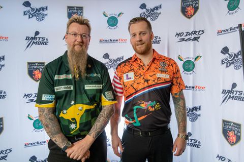 📸 | Dartfans vergelijken Simon Whitlocks rechterarm met hilarische scene uit Family Guy