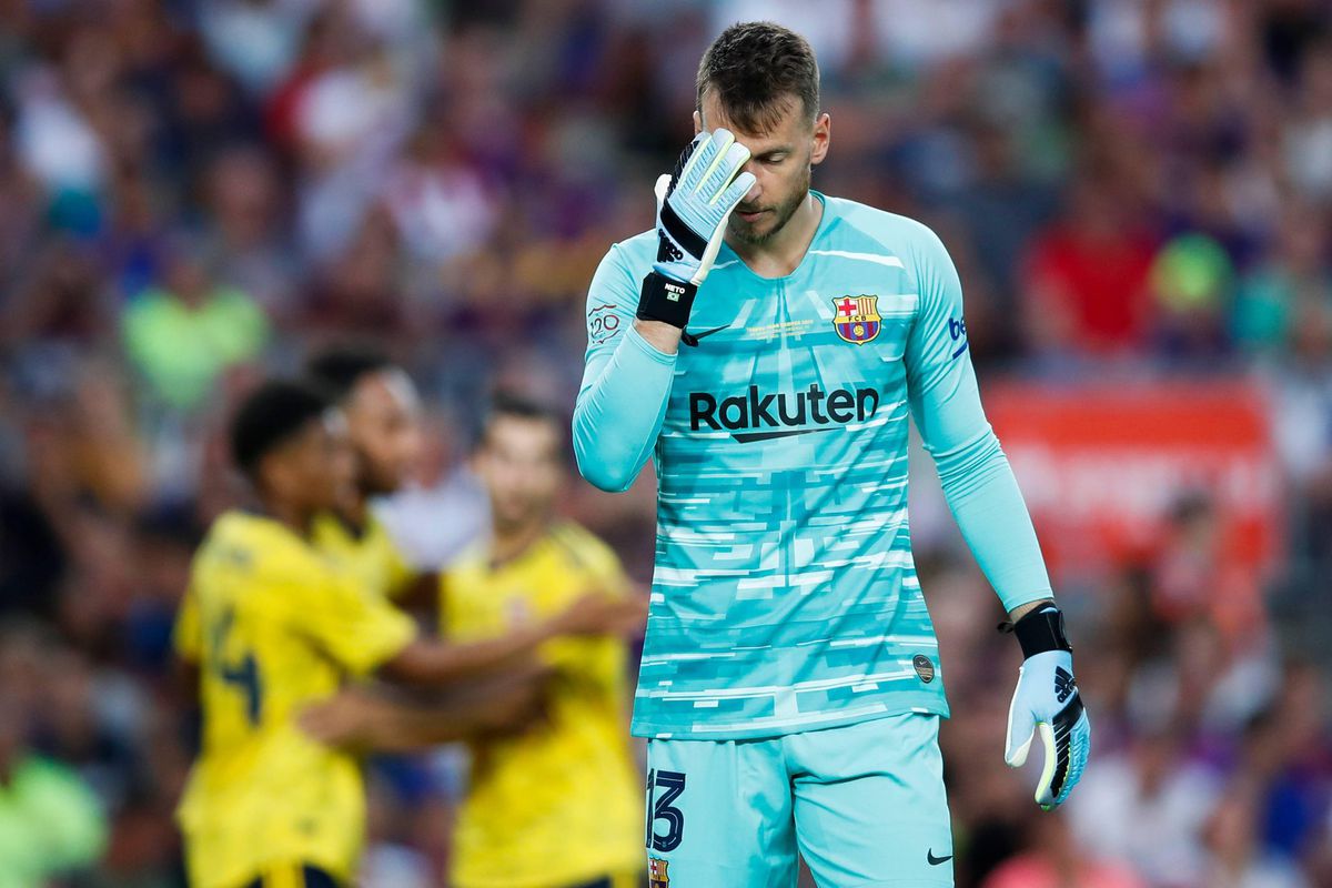 Barça's reservekeeper Neto aan de kant met gebroken hand