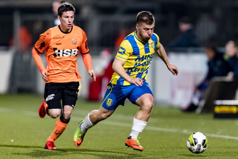 Dylan Seys zet RKC op 1-0 tegen Volendam met een heerlijke goal (video)
