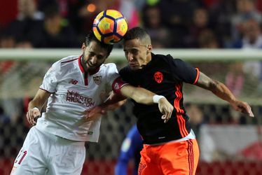 Sevilla wint van Valencia en gaat Barça voorbij