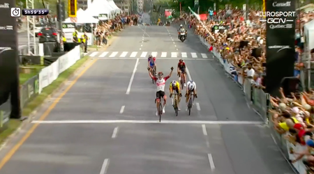 🎥 | Pogacar sprint Van Aert en concurrentie naar huis bij GP van Montréal
