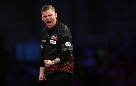 Mike de Decker wint van Canadees Jeff Smith in ronde 1 van WK darts
