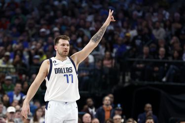 Luka Doncic weer grote uitblinker in nieuwe zege Mavericks (deze keer met wat minder punten)