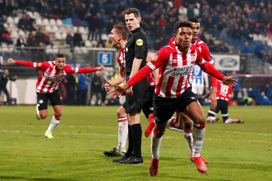 Donyell Malen blij met gelijkmaker: ‘Kan heel belangrijk zijn’