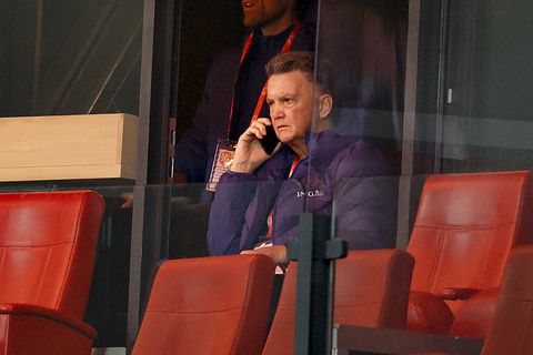 Grijnzende Louis van Gaal uiterst tevreden na grijpen WK-ticket: 'Plan uitstekend uitgevoerd'