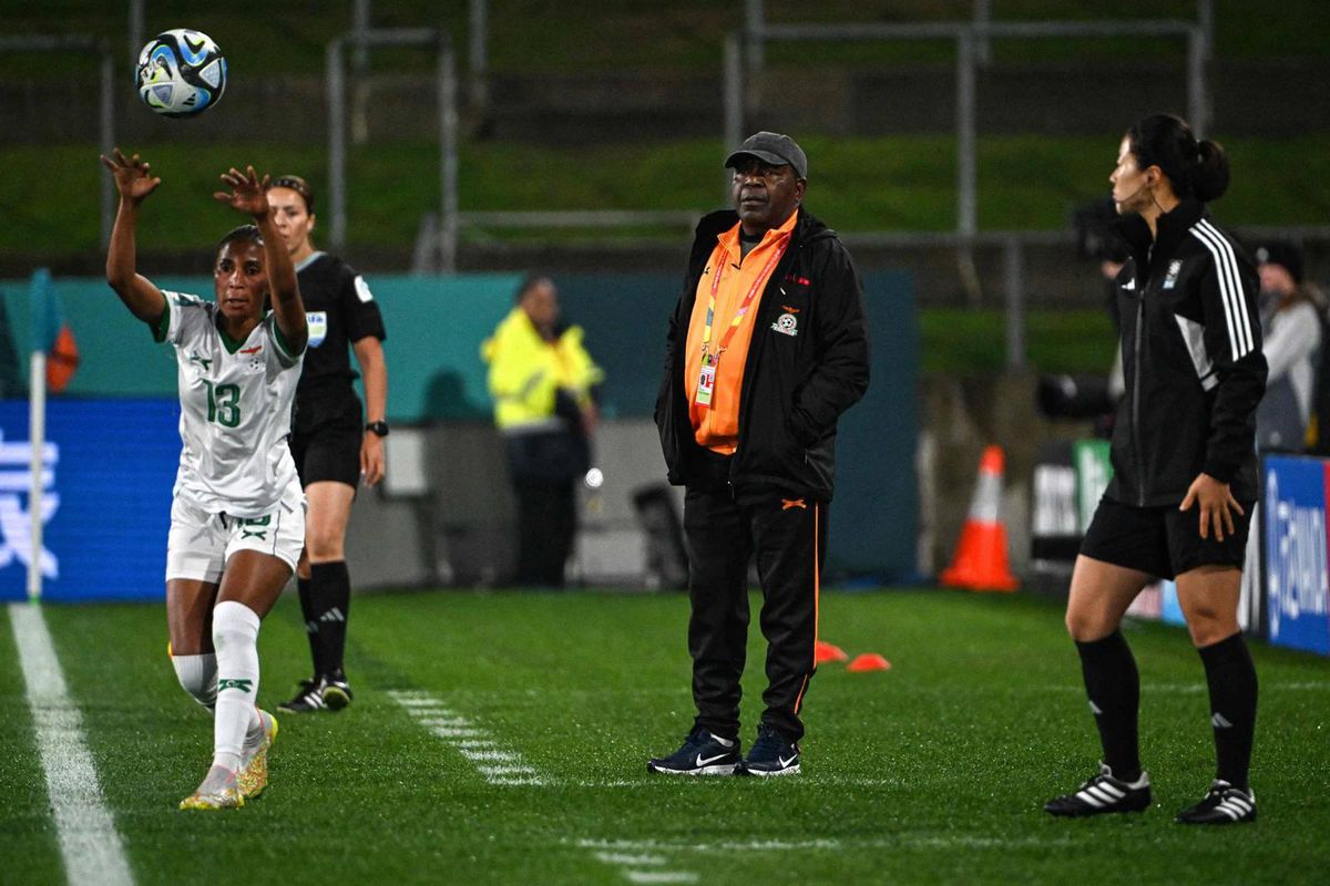 FIFA onderzoekt of Zambia-coach aan borst van eigen speelster heeft gezeten