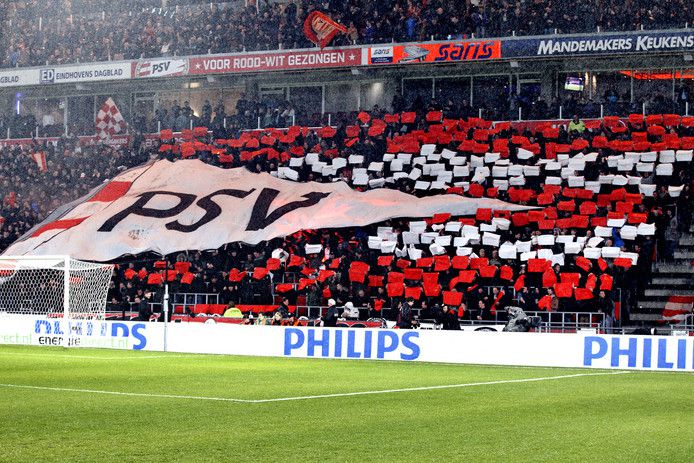 PSV heeft bereiken van CL-voorronde in eigen hand