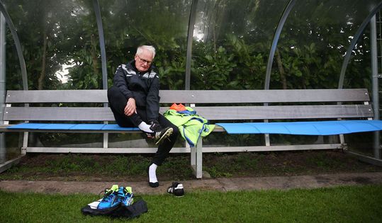 Mulder en Van Marwijk begrijpen tranen van Foppe niet (video)