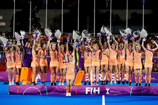 Tiki-taka op het hockeyveld! Nederlandse hockeysters heersen in finale tegen Argentinië en zijn voor 3e maal op rij wereldkampioen