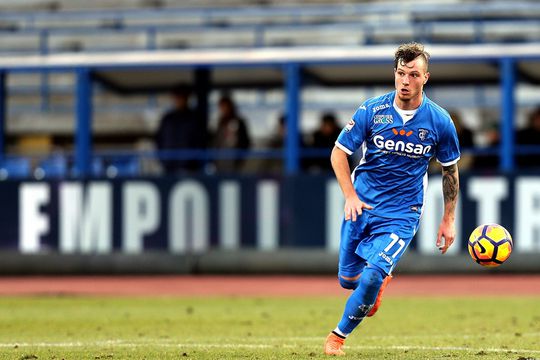 Paniek bij Empoli: Speler zakt in elkaar op trainingsveld, staat weer op