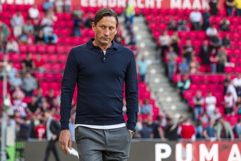Schmidt feliciteert Ajax met landstitel: 'Wij hebben het hen moeilijk gemaakt'