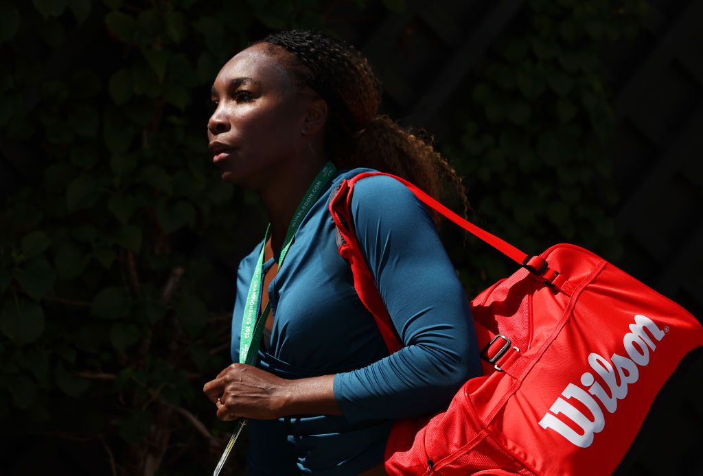 Na zusje Serena maakt ook Venus Williams (42) na blessureleed comeback in enkelspel