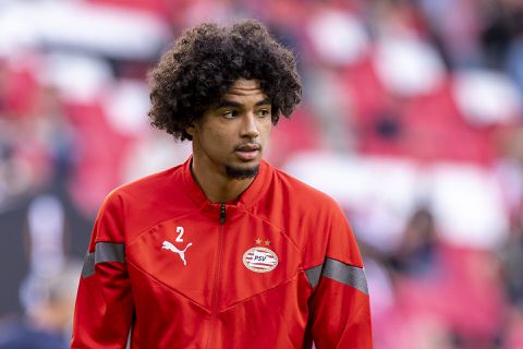 PSV stuurt 'graag geziene' Ki-Jana Hoever terug naar Engeland