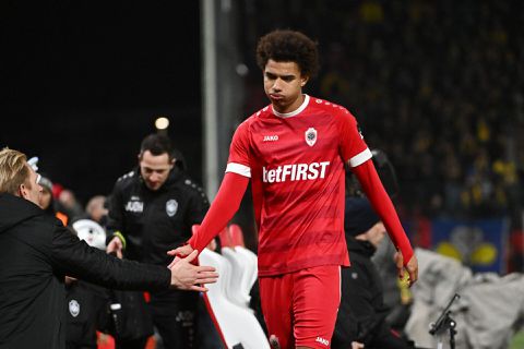 Voetbal International: 'Feyenoord pakt door en heeft Calvin Stengs binnen'