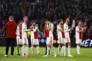 Hartverscheurende beelden: heel de Johan Cruijff Arena in zak en as na laatste fluitsignaal