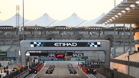 Minder voordeel voor Mercedes? Climax wereldkampioenschap op veel sneller circuit Yas Marina