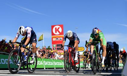 TV-gids: kijk hier hoe Fabio Jakobsen en Dylan Groenewegen sprinten om winst in 3e etappe