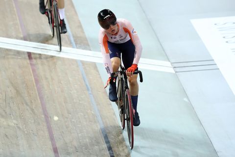 Geen nieuwe medaille voor Maike van der Duin: samen met Marit Raaijmakers 6e bij koppelkoers