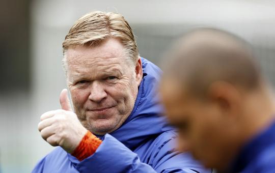 Geen feestelijke start Ronald Koeman: Oranje-spelers zingen niet voor jarige bondscoach