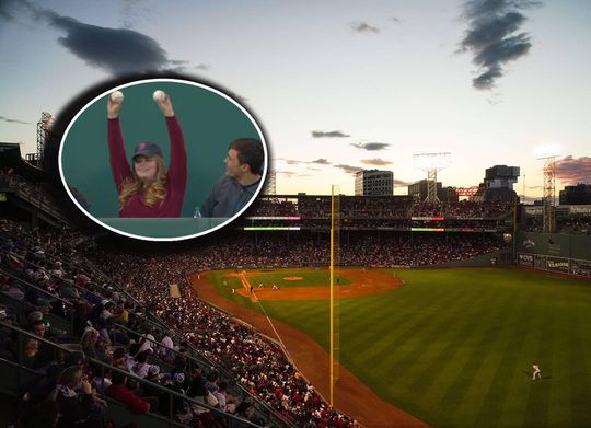 🎥​ | Supporter vangt liefst 2 keer een homerunbal in 1 inning