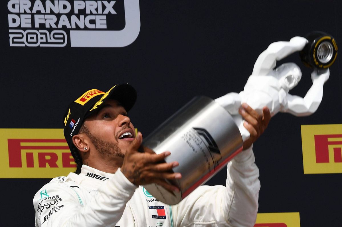 Hamilton na 'makkelijke' overwinning: 'Het was helemaal niet eenvoudig'