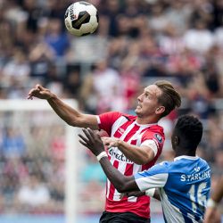 PSV slaat flater verliest Lichtstadderby