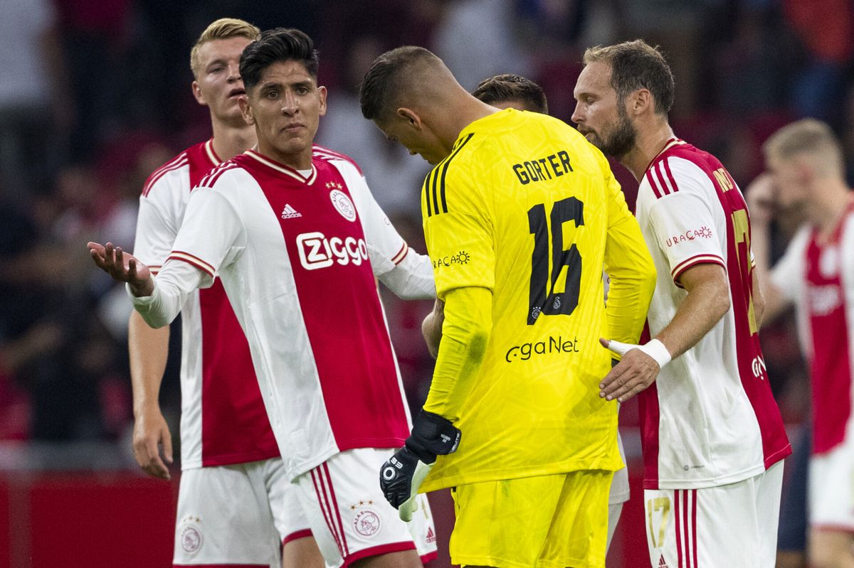 📸​ | Ajax-fan nu al klaar met Gorter na blunders in JC-schaal: hup op Marktplaats!
